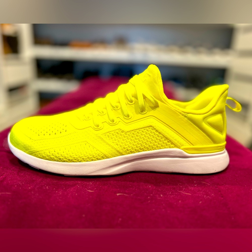 APL Men’s Techloom Tracer - Size 8.5
